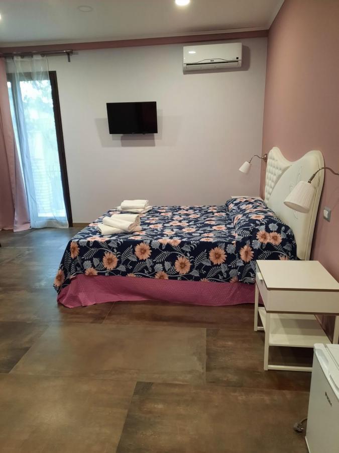 Bed and Breakfast Taorbay à Giardini-Naxos Extérieur photo